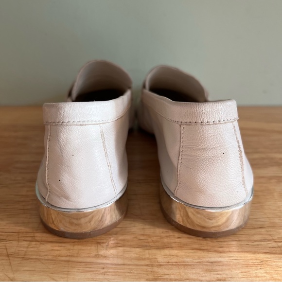 🌺HOST PICKx2🌺 DKNY Creamy White Loafers - Size 6 - Picture 6 of 12